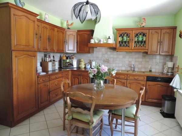 Dpt Ain (01), à vendre BOURG EN BRESSE, quartier Grand Challes, maison de 148 m² sur 2 niveaux (possibilité 2 logements indépendants) - Terrain de 1 078 m²