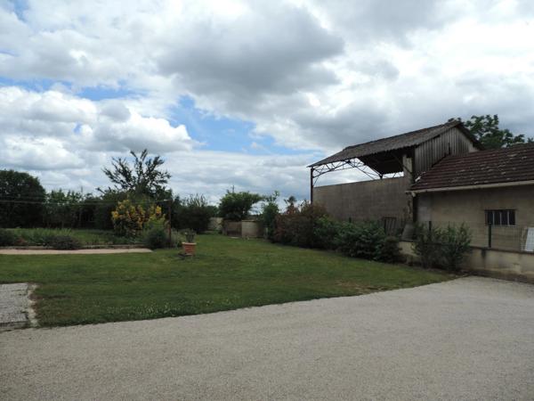 Dpt Ain (01), à vendre BOURG EN BRESSE, quartier Grand Challes, maison de 148 m² sur 2 niveaux (possibilité 2 logements indépendants) - Terrain de 1 078 m²