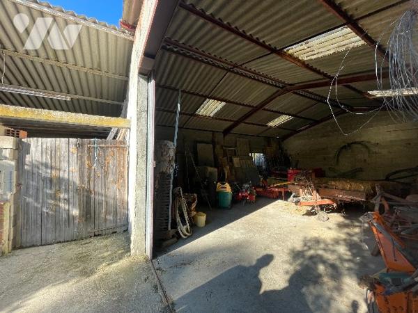 Maison T4 avec plus de 1 hectare de terrain et dépendances