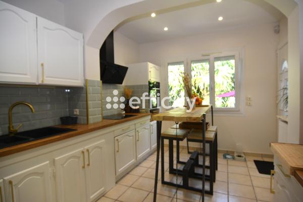 Maison
         4 pièces
        - 78 m² 321 000 € *