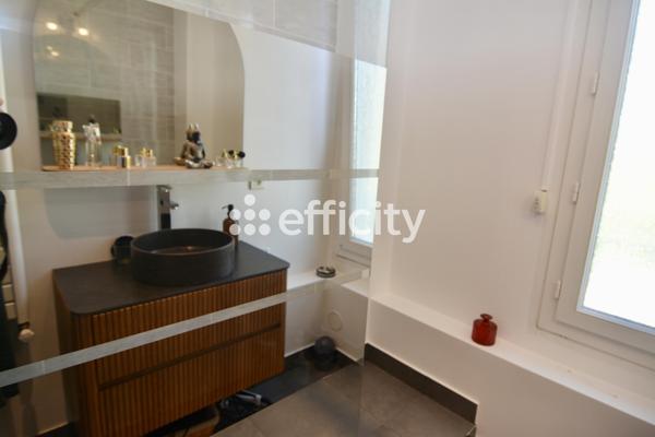 Maison
         4 pièces
        - 78 m² 321 000 € *