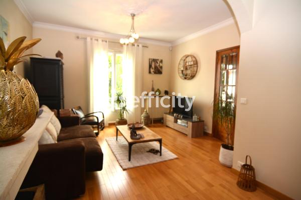 Maison
         4 pièces
        - 78 m² 321 000 € *