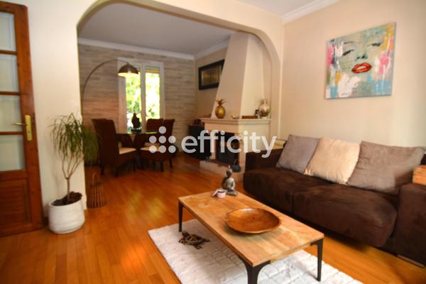 Maison
         4 pièces
        - 78 m² 321 000 € *
