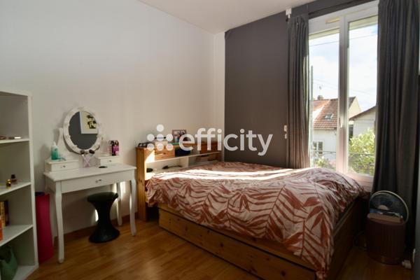 Maison
         4 pièces
        - 78 m² 321 000 € *