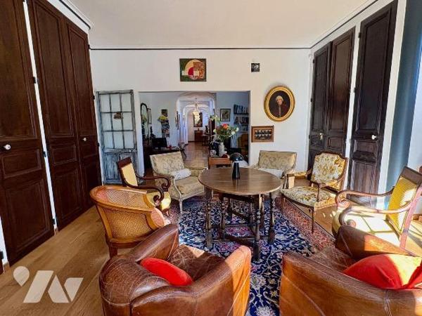 Appartement d'exception au coeur d'un château ? 233 m² et 8 hectares de nature
Dans un cadre r...