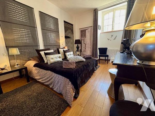 Appartement d'exception au coeur d'un château ? 233 m² et 8 hectares de nature
Dans un cadre r...