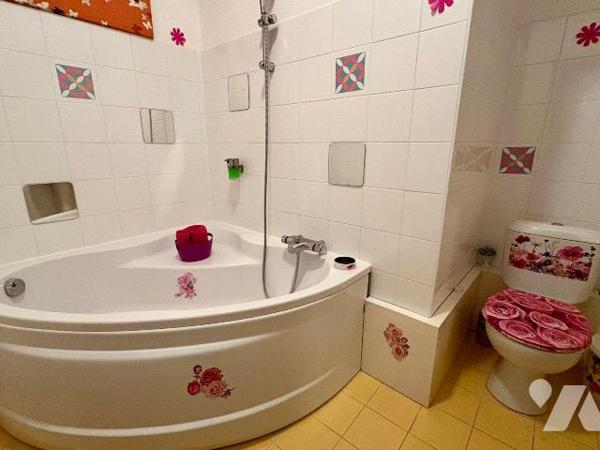 Appartement d'exception au coeur d'un château ? 233 m² et 8 hectares de nature
Dans un cadre r...