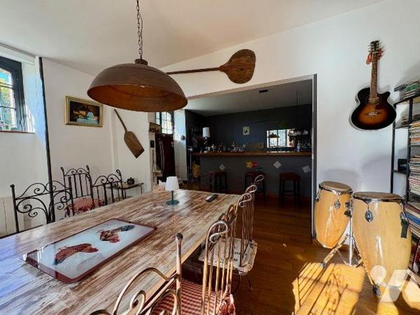 Appartement d'exception au coeur d'un château ? 233 m² et 8 hectares de nature
Dans un cadre r...