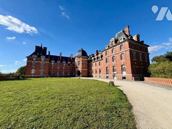 Appartement d'exception au coeur d'un château ? 233 m² et 8 hectares de nature
Dans un cadre r...