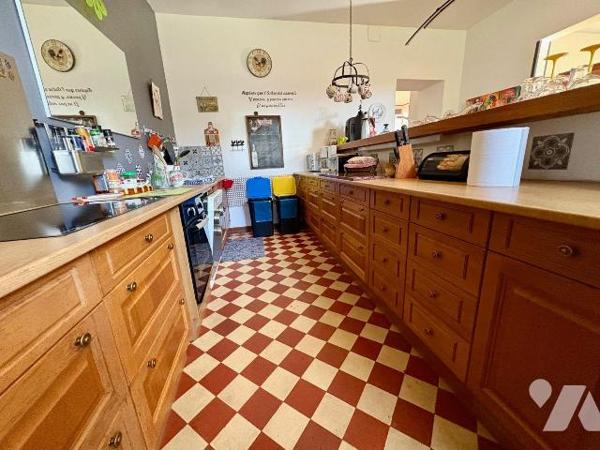 Appartement d'exception au coeur d'un château ? 233 m² et 8 hectares de nature
Dans un cadre r...