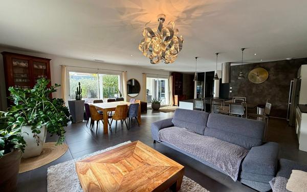 Maison à vendre    5 pièces •  Joyeuse