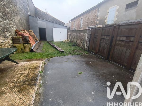 Maison à vendre 3 pièces 85 m² Sauzé-Vaussais