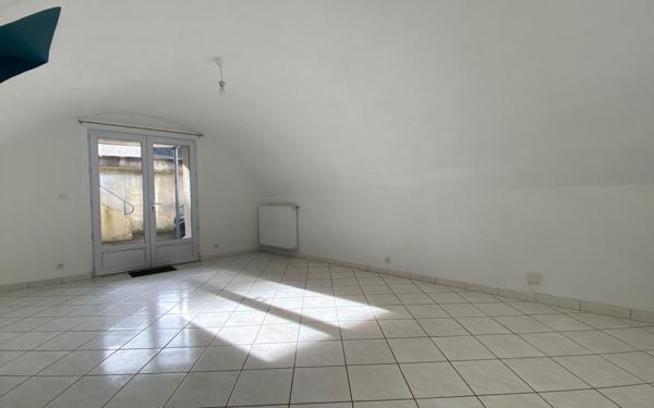 Appartement à vendre    3 pièces •  Nézel