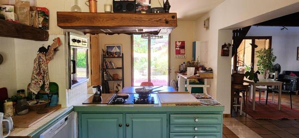 Maison au calme avec piscine et panneaux photovoltaïques