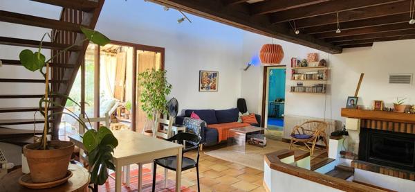 Maison au calme avec piscine et panneaux photovoltaïques