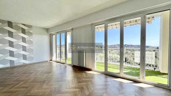 Vente Appartement 3 pièces 73 m2 à Saint-Raphaël