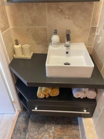 Appartement meublé à louer à Troyes dans l'Aube (10000), ref : 10010/424   
Quartier IUT