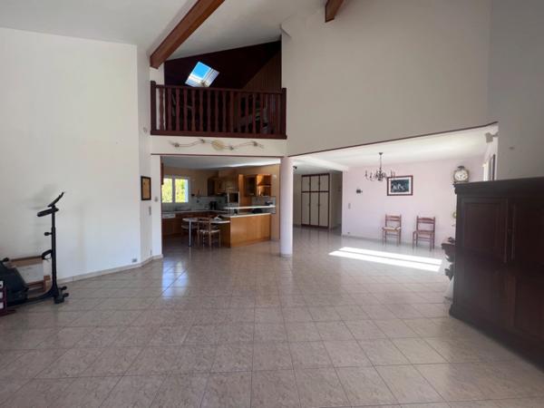 Maison familiale 5 chambres, grand terrain, panneaux solaires –Villeneuve-sur-Lot - Lot et Garonne