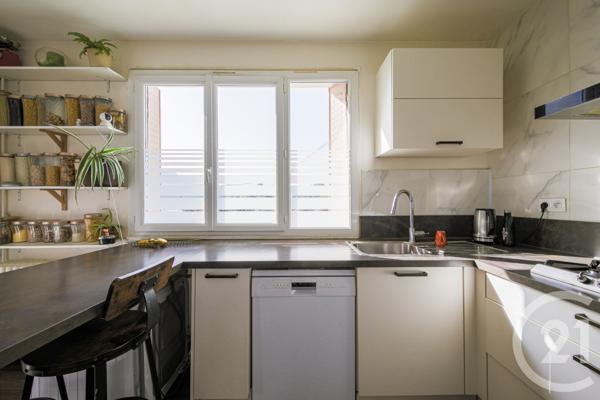 Appartement F4 à vendre  4 pièces - 96,26 m2 ST EGREVE - 38