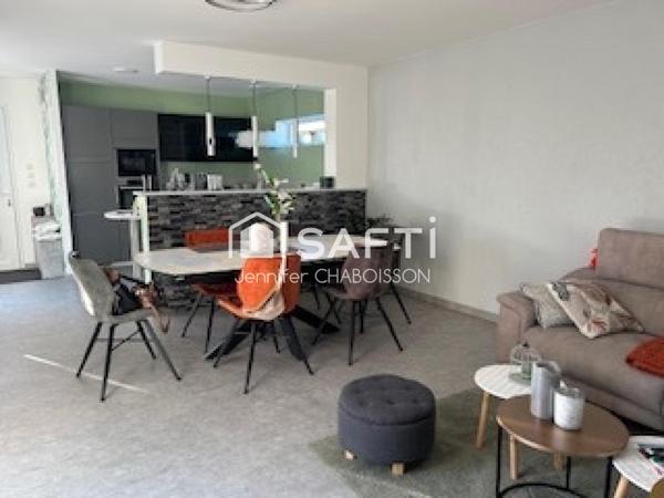 Un cadre de vie pratique et agréable : maison située au coeur des commodités