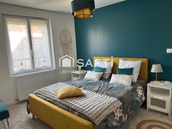 Un cadre de vie pratique et agréable : maison située au coeur des commodités