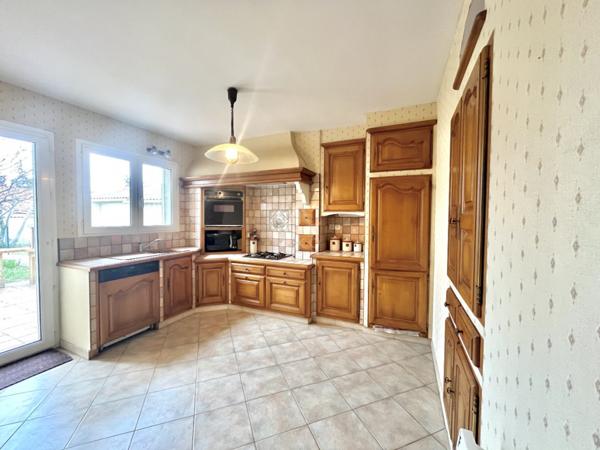 VILLA 5 PIÈCES et 608M2 DE TERRAIN à 5mn en voiture des PLAGES