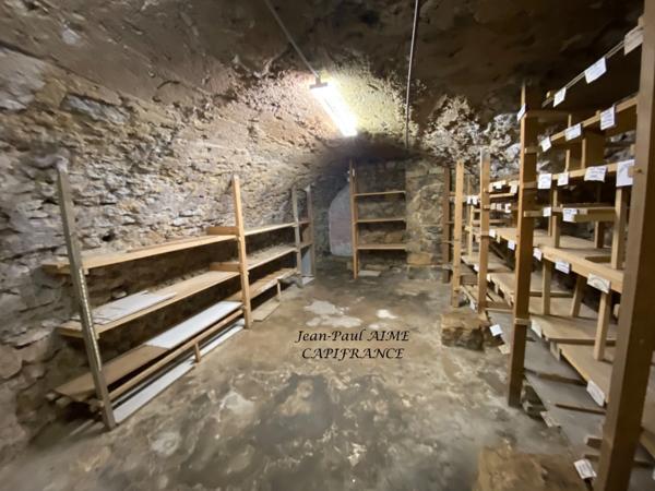 Maison de ville avec local commercial – 116 m² habitables – Pont-Saint-Esprit centre