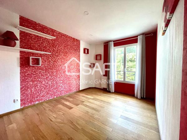 Maison 8 pièces de 192 m² environ, 5 chambres, espace bureau indépendant