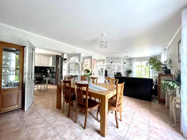 Maison 8 pièces de 192 m² environ, 5 chambres, espace bureau indépendant