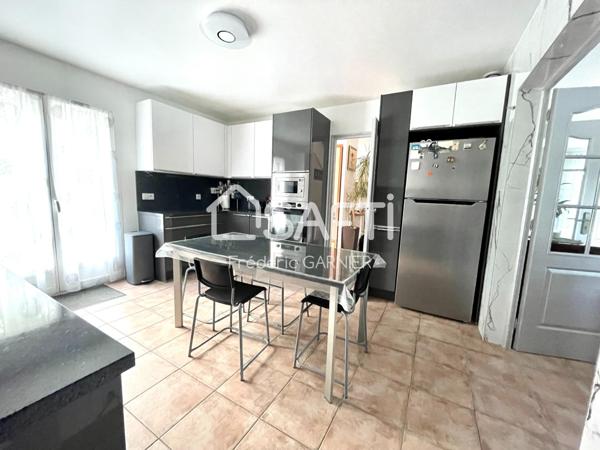 Maison 8 pièces de 192 m² environ, 5 chambres, espace bureau indépendant