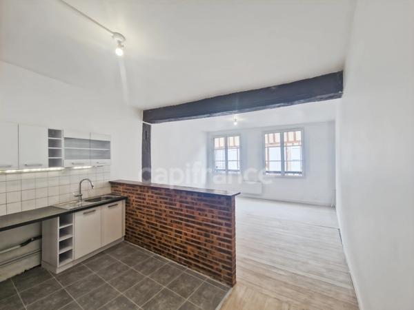 PROVINS centre ville, CŒUR HISTORIQUE : Un immeuble de rapport (5 lots) en zone classée UNESCO. Rénovation complète, disponibilité immédiate