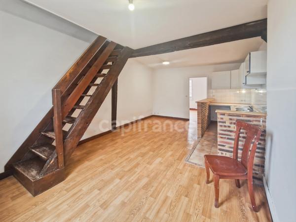 PROVINS centre ville, CŒUR HISTORIQUE : Un immeuble de rapport (5 lots) en zone classée UNESCO. Rénovation complète, disponibilité immédiate