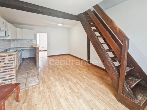 PROVINS centre ville, CŒUR HISTORIQUE : Un immeuble de rapport (5 lots) en zone classée UNESCO. Rénovation complète, disponibilité immédiate