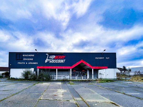 FONCIER COMMERCIAL 6 723 m² AVEC BÂTIMENT EXISTANT 1 200 m² ET POTENTIEL D’EXTENSION 3 000 À 5 000 m² à BOURGES (18)