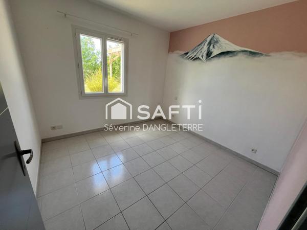 Maison familiale trois chambres et bureau