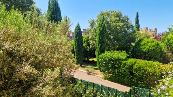 A vendre Avignon intra-muros, bel appartement T3 avec vue sur les remparts