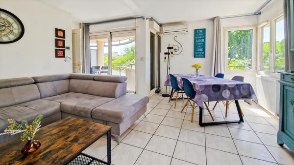 A vendre Avignon intra-muros, bel appartement T3 avec vue sur les remparts