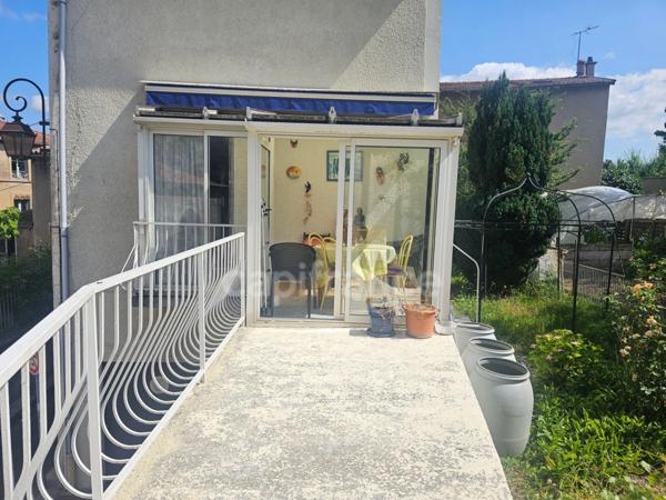 Maison à vendre 4 pièces 123 m² avec véranda et garage PANISSIERES (42)