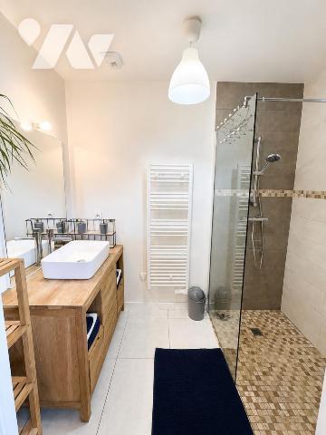 Maison BADEN -  4 chambres 124 m2  - Terrain 704 m2 .