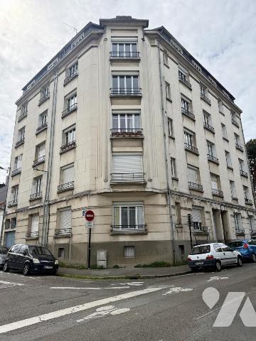 A VENDRE STUDIO QUARTIER RECHERCHE