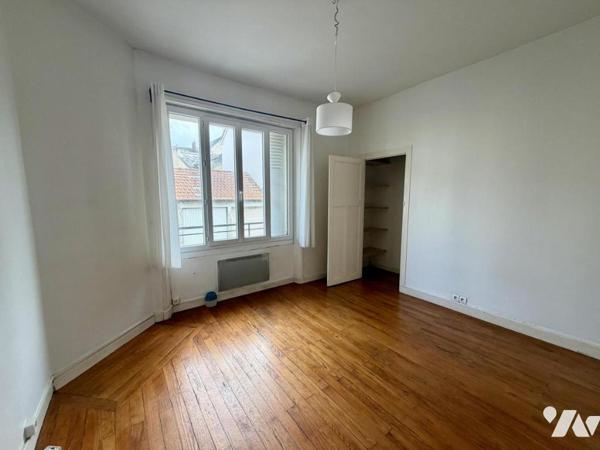 A VENDRE STUDIO QUARTIER RECHERCHE