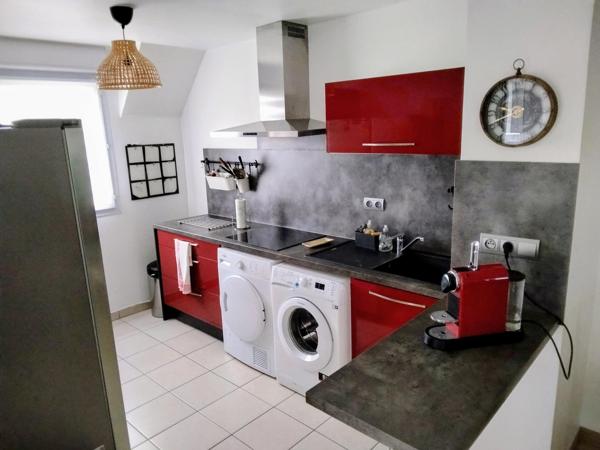 Appartement avec grand balcon et piscine