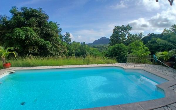 Maison à vendre    4 pièces •  Le Diamant