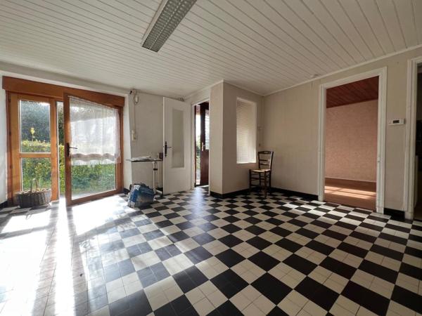 Quimperlé basse ville Maison 3CH + dépendances, calme, terrain constructible