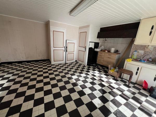 Quimperlé basse ville Maison 3CH + dépendances, calme, terrain constructible