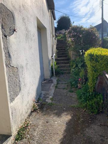 Quimperlé basse ville Maison 3CH + dépendances, calme, terrain constructible