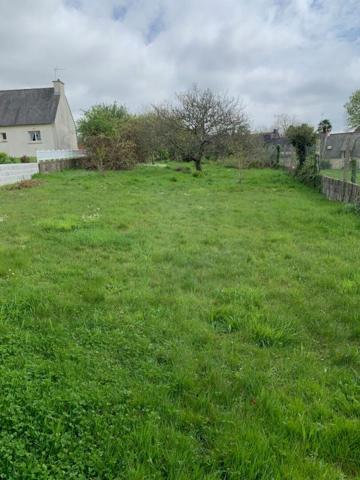 Quimperlé basse ville Maison 3CH + dépendances, calme, terrain constructible