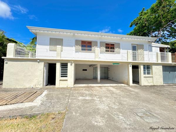 Grande villa de charme – Fort potentiel locatif – Quartier recherché de la Coulée à Saint-François