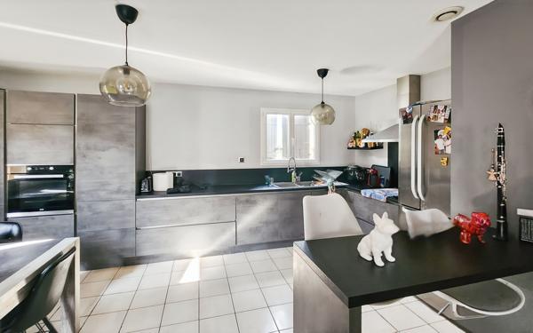 Maison à vendre    4 pièces • 100 m2 Bourg-Saint-Andéol