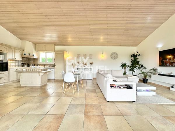 Maison de plain pied proche d'HAGETMAU de 111 m² avec piscine